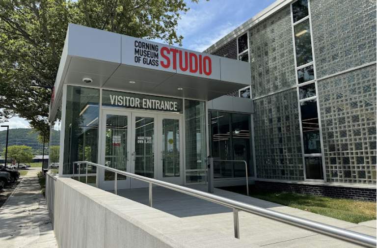 Award of Merit, Cultural/Worship: Corning Museum of Glass B Building Studio Expansion